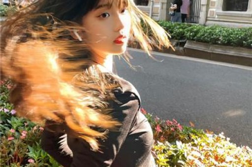知名女网红翻车每天收入几万礼物却被曝光是AI生成的人物