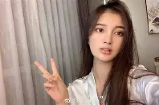 结婚几十年零绯闻看清何冰妻子是谁后才懂他为何不敢乱来